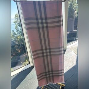 Burberry cashmere scarf